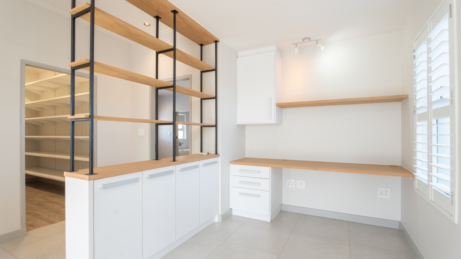 To Let 4 Bedroom Property for Rent in Val De Vie Estate Western Cape